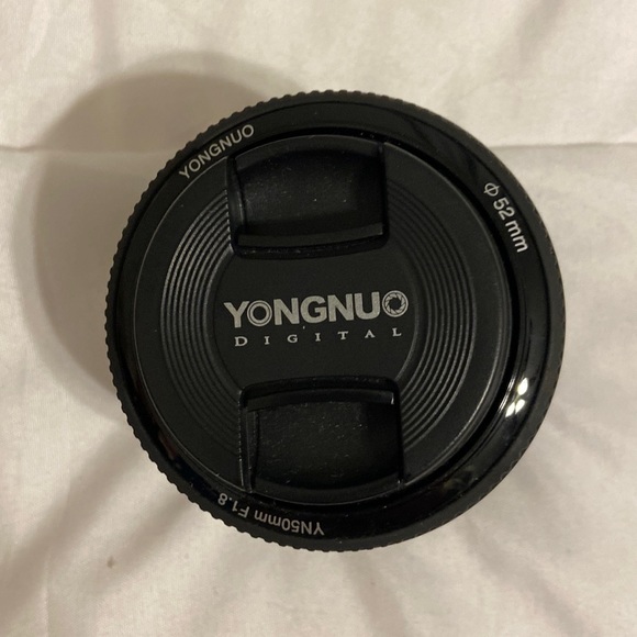 YONGNUO digital lens 50mm F1.8 - Picture 1 of 3